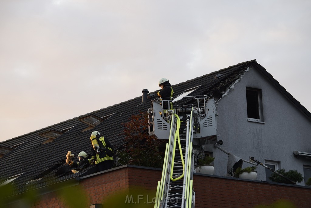 Feuer 2 Y Koeln Suerth Elisabeth Selbertstr P123.JPG - Miklos Laubert